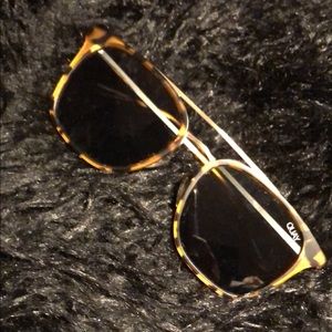 Quay leopard print glasses